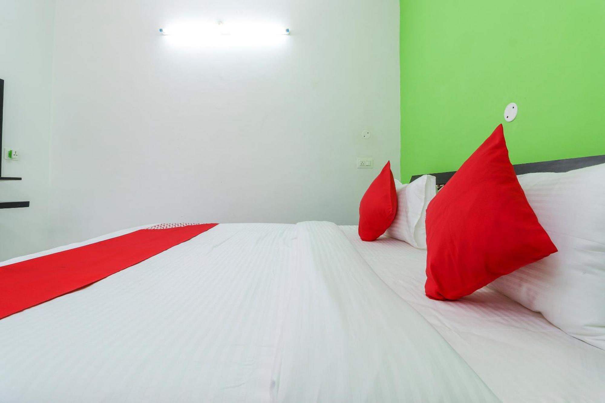 Collection O Vedanta Residency Hotel Lucknow Buitenkant foto